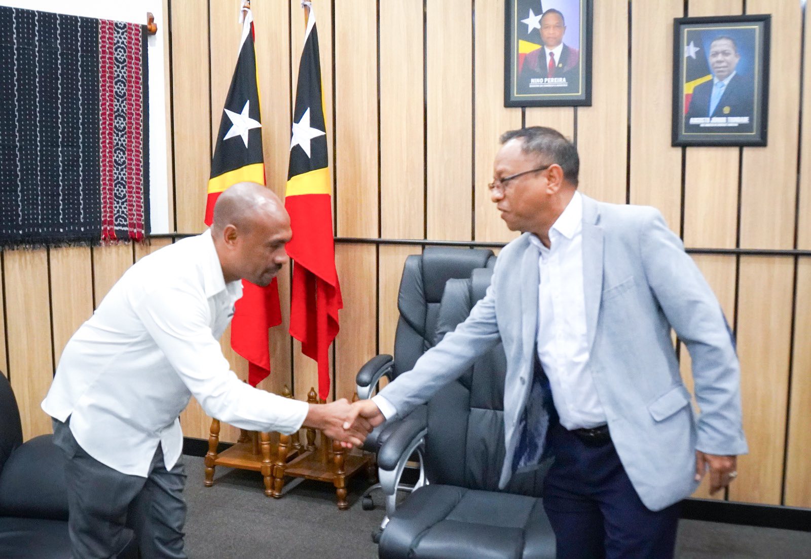 𝐌𝐂𝐈 𝐡𝐚𝐦𝐮𝐭𝐮𝐤 𝐡𝐨 𝐁𝐚𝐧𝐤𝐮 𝐒𝐞𝐧𝐭𝐫á𝐥 𝐓𝐢𝐦𝐨𝐫-𝐋𝐞𝐬𝐭𝐞 𝐡𝐚𝐥𝐨 𝐬𝐨𝐬𝐢𝐚𝐥𝐢𝐳𝐚𝐬𝐚𝐮𝐧 𝐛𝐚 𝐨𝐬𝐚𝐧 𝟐𝟎𝟎 𝐒𝐞𝐧𝐭𝐚𝐯𝐮𝐬